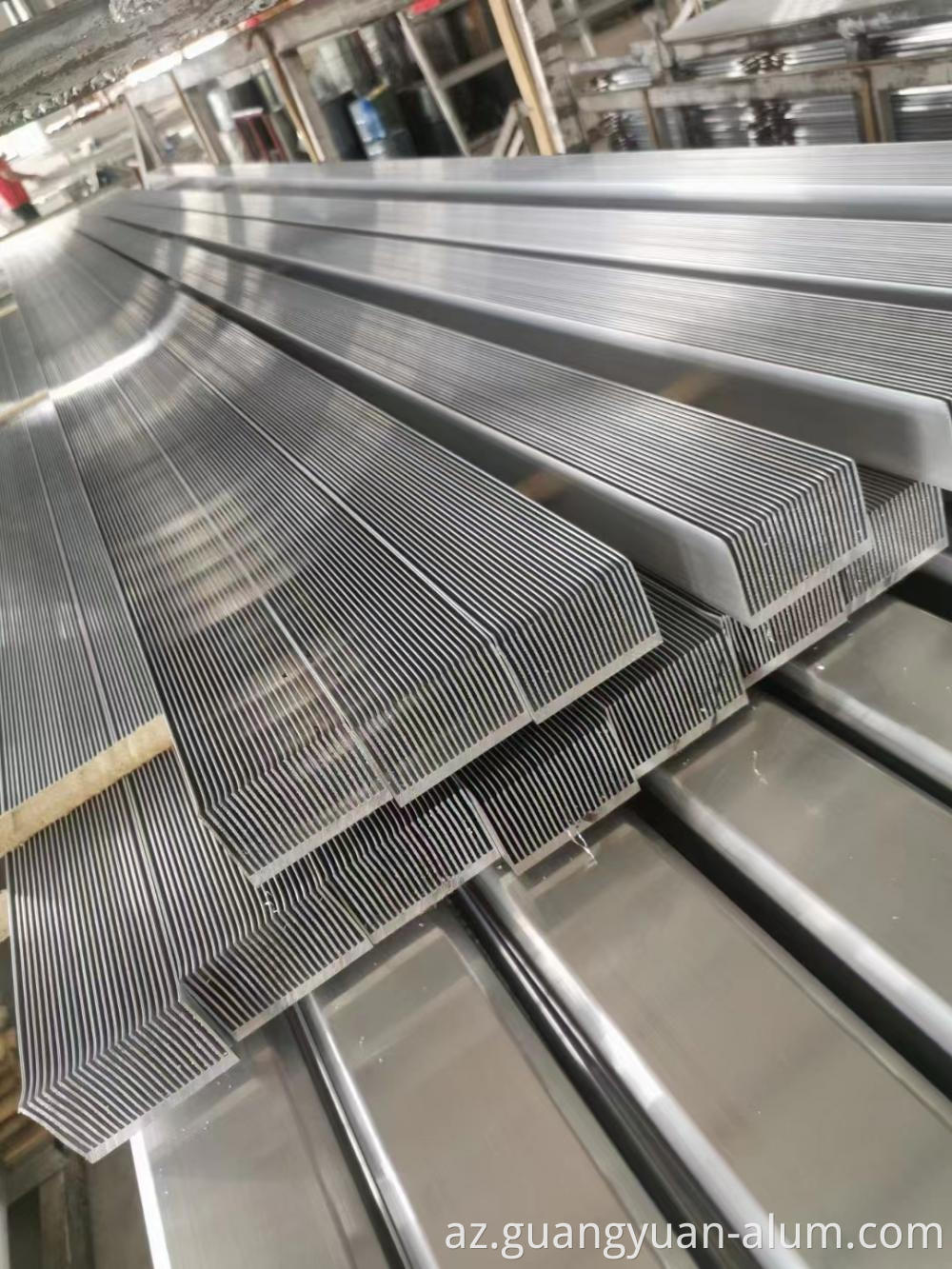 Guangyuan Alüminium CO., Ltd alüminium ekstruziya istilik sinkini alüminium ekstrude profil heatsink alüminium guangyuan aluminum co., ltd Aluminum Extrusion Heat Sink Aluminum Extruded Profile Heatsink Aluminum